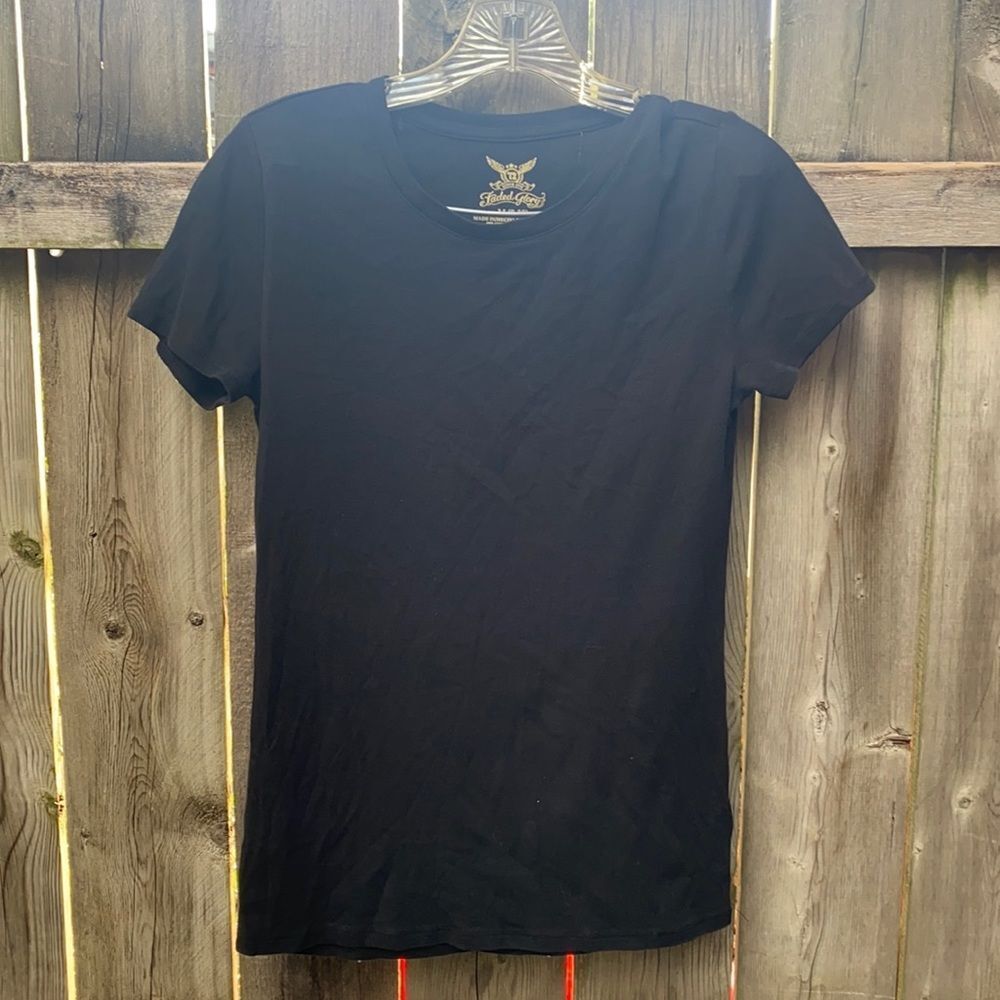 Faded Glory black tee sz. M